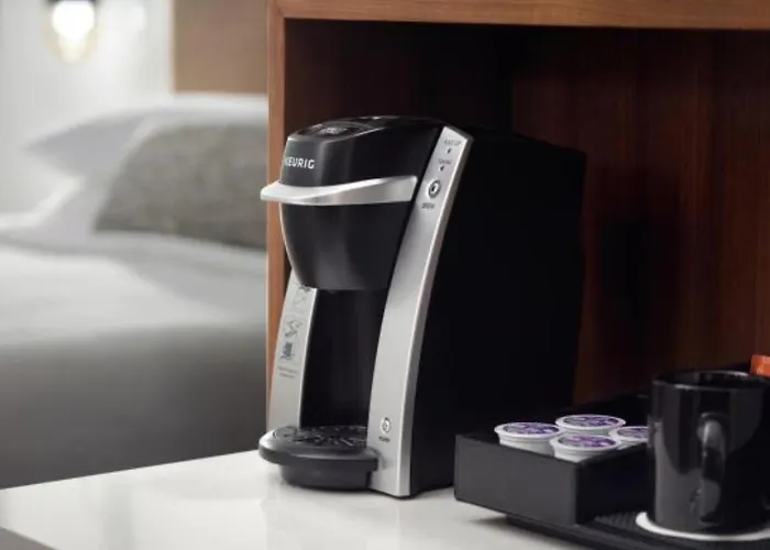 Luxury hotel only: Omni Viking Lakes